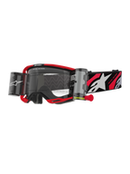 Alpinestars Vision 8 Luar Goggles Roll Off, occhiali da motocross rossi e neri, lente trasparente con sistema roll-off integrato a visione ampia, linguetta rossa, cinturino nero con logo a stella bianco e grafiche 'ONE GOAL ONE VISION'