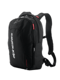 Zaino Alpinestars City Hunter V2, nero con accenti bianchi e rossi, zaino da moto urbano, dotato di spallacci imbottiti in rete, molteplici scomparti con zip, marchio bianco verticale e dettagli del logo rossi, design ergonomico per motociclisti
