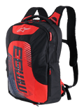 Zaino MM93 City Hunter V2, nero e rosso, zaino sportivo da moto con spallacci imbottiti ergonomici, scomparti multipli con tiretti delle cerniere rossi, pannello frontale rosso acceso con logo MM93 ed elementi grafici Marc Marquez, tessuto tecnico resistente, design aerodinamico e profilato