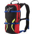 Alpinestars Iguana Hydration Backpack, zaino per motocross e fuoristrada, nero e rosso con cinghie blu e grafiche giallo fluo, logo Astars bianco, doppio scomparto con zip, spallacci imbottiti con tubo di idratazione visibile