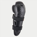 Alpinestars Youth Bionic Action Knee Protector, nero, protezione singola con doppie cinghie elasticizzate, guscio ergonomico asimmetrico in plastica con logo in rilievo, equipaggiamento protettivo da motocross e off-road per giovani piloti