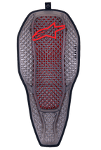 Alpinestars Nucleon Flex Proi Full Back Protector Insert, Transparent Smoke Red, struttura a celle esagonali grigio fumo con nucleo interno rosso, logo Alpinestars rosso in alto, forma ergonomica a scudo allungato, protezione per motociclismo altamente ventilata