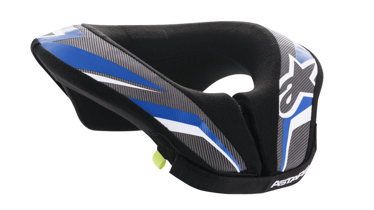 Alpinestars Youth Sequence Neck Roll, collare protettivo da motocross per ragazzi, nero, antracite e blu, con design ergonomico imbottito, pannelli a motivi blu e grigi, dettagli bianchi e marchio Alpinestars, morbida fodera interna per il massimo comfort
