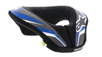 Alpinestars Youth Sequence Neck Roll, collare protettivo da motocross per ragazzi, nero, antracite e blu, con design ergonomico imbottito, pannelli a motivi blu e grigi, dettagli bianchi e marchio Alpinestars, morbida fodera interna per il massimo comfort