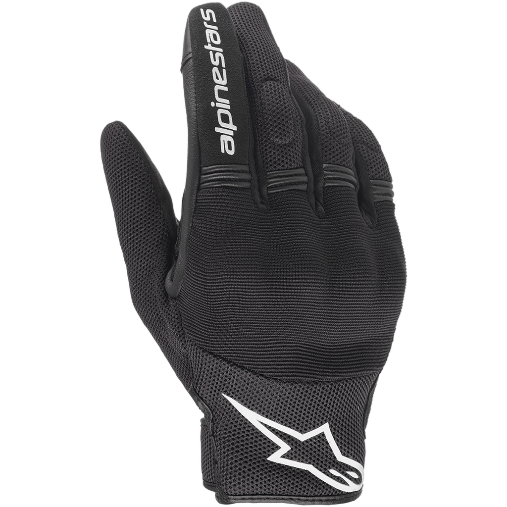 Guanti Alpinestars Copper, guanti da moto urban, nero e bianco, vista del dorso che mostra la costruzione in mesh e tessuto, logo Alpinestars bianco sul polso e scritta sull'indice, con pannelli a fisarmonica elasticizzati e protezione integrata per le nocche.