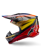Casco Alpinestars Supertech M10 Era, casco da motocross, Oro Giallo Rio Rosso Lucido, profilo laterale con trama in fibra di carbonio e grafiche audaci, logo Alpinestars a stella, forma aerodinamica con diverse prese d'aria, protezione professionale per gare fuoristrada
