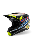 Alpinestars S-M3 Youth Wurx Helmet ECE 22.06, casco da motocross, nero lucido con grafiche racing giallo fluorescente, blu e rosso-arancio, vista a tre quarti che mette in risalto la calotta aerodinamica con molteplici prese d'aria e porte di scarico, equipaggiamento protettivo off-road per giovani piloti