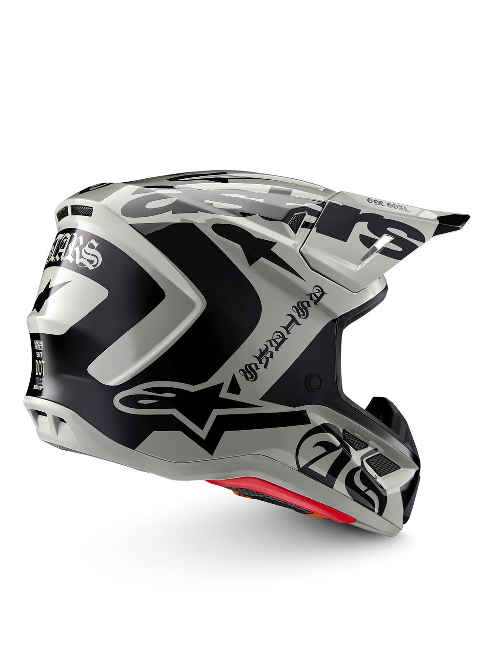 Casco Alpinestars S-M7 Wolf Dust Edizione Limitata, casco da motocross, Dune Black Glossy, calotta grigio chiaro con grafiche Alpinestars nere audaci e scritte in stile gotico, design aerodinamico con diverse prese d'aria, imbottitura interna rossa, protezione per la testa off-road ad alte prestazioni