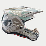 Alpinestars S-M5 Mineral Helmet ECE, casco da motocross, grigio caldo e verde celadon lucido, con motivo mimetico minerale, vista laterale dal design aerodinamico elegante, ampia visiera e molteplici prese d'aria