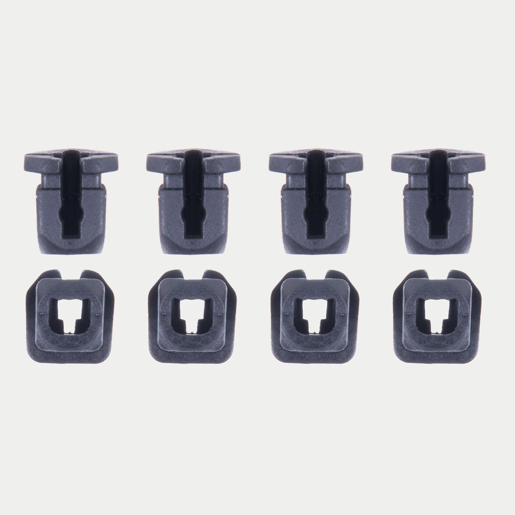 Alpinestars Supertech R10 Connector Set For Spoiler, accessorio per casco, nero, set di otto connettori di ricambio in plastica, disposti su due file che mostrano i profili laterali e dall'alto, parte di ricambio ufficiale Alpinestars per caschi S-R10