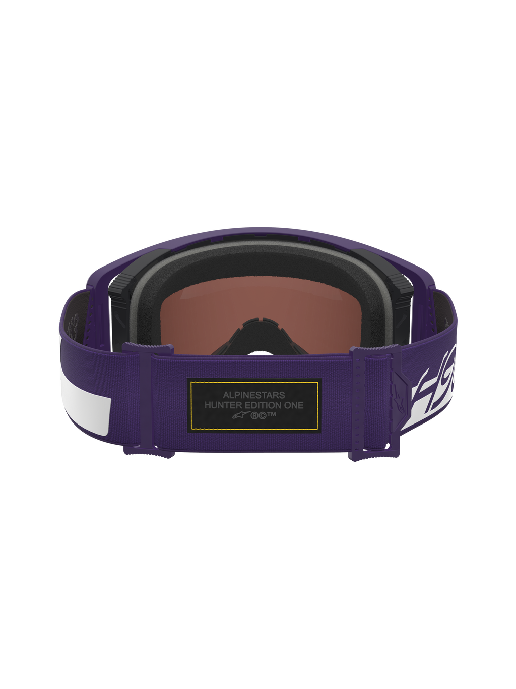 Maschera Alpinestars Limited Edition HUNTA96 XXV Supertech Vision, viola e bianco, vista posteriore della fascia regolabile con toppa in Alcantara nera, cuciture gialle a contrasto e marchio Hunter Edition One, occhiali da motocross premium ispirati alla Porsche GT3RS