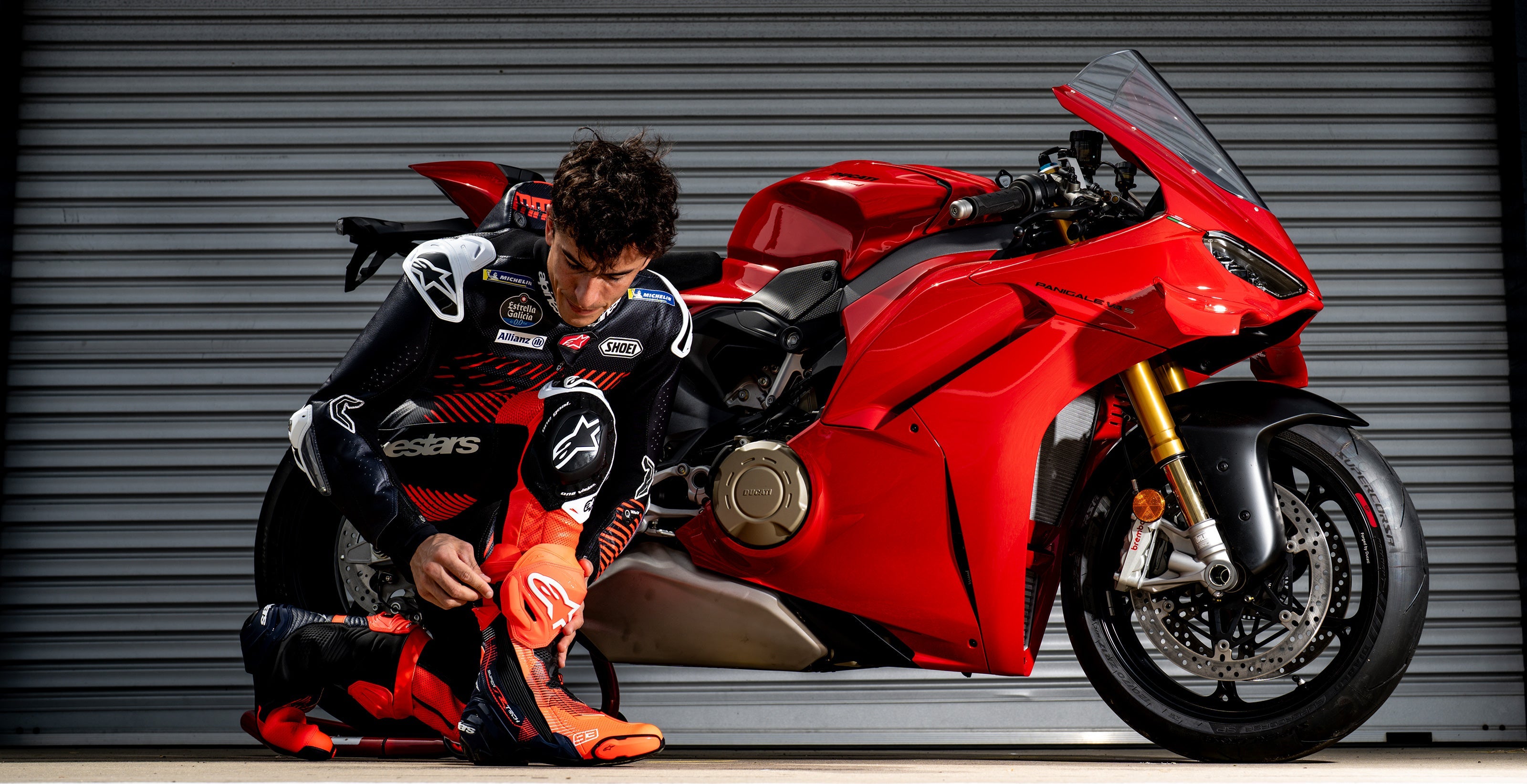 バイクウェア・装備 SUPERTECH-R VENTED MM93 Replica Boot Supertech R Vented MM93 Replica - Red Motorcycle Boots | Alpinestars®