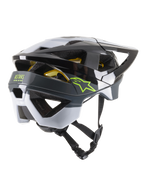 Alpinestars Vector Tech Pilot Helmet CE, casco da MTB, nero, bianco e grigio freddo lucido, vista posteriore di tre quarti con loghi a stella verde lime e ASTARS, 19 aperture di ventilazione, design aerodinamico con visiera regolabile e cinturino sottogola