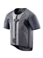 Gilet airbag Alpinestars Tech-Air 5 in rete grigio scuro, maniche corte e zip frontale per protezione stradale autonoma.