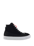 Alpinestars Stella Stated Podium Shoes, sneaker alte da donna, nero e bianco, texture a coste sulla caviglia, lacci bianchi, spessa suola vulcanizzata bianca, asola rossa sul tallone, design urbano con motivo laterale in rilievo