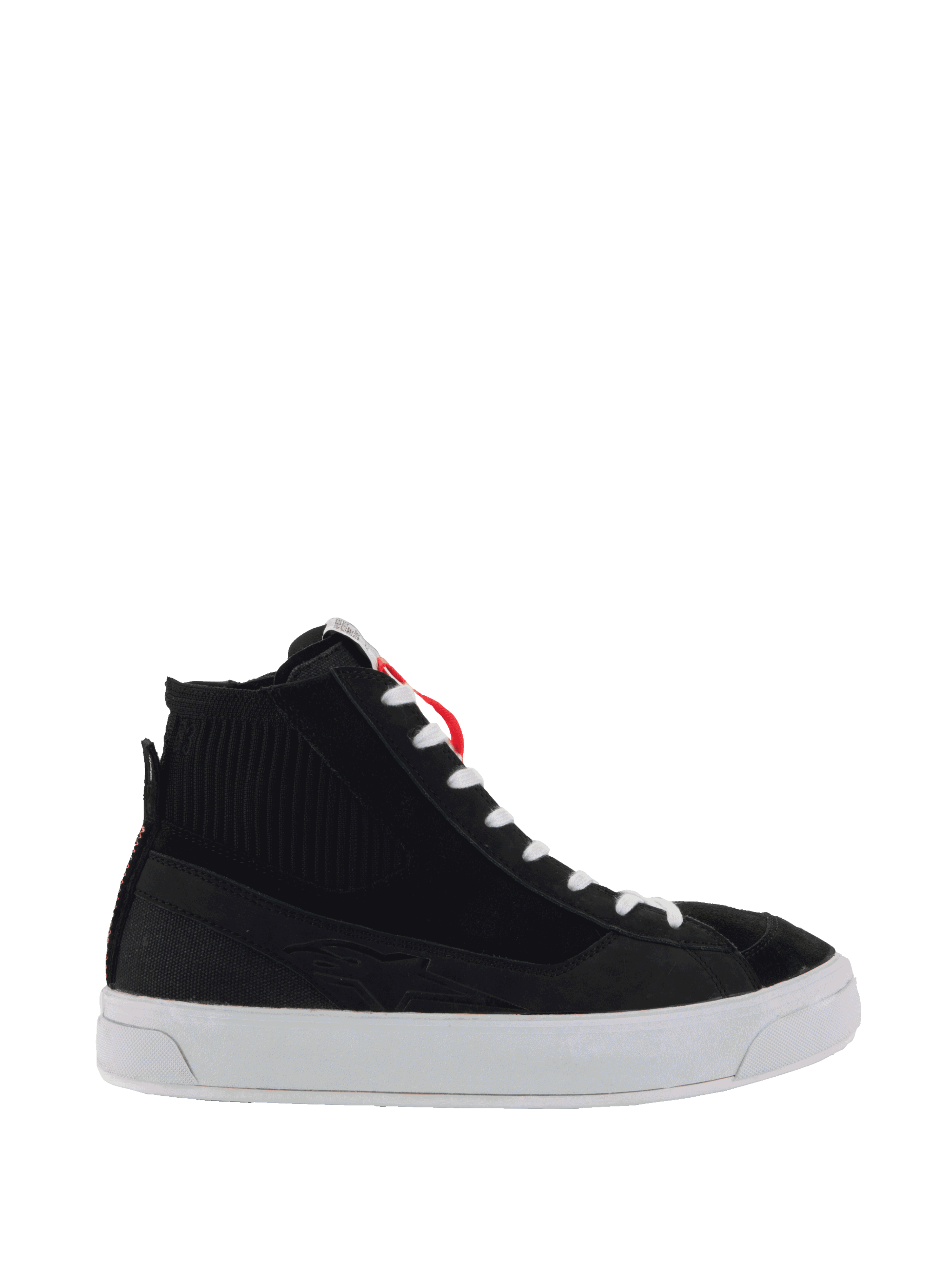 Alpinestars Stella Stated Podium Shoes, sneaker alte da donna, nero e bianco, texture a coste sulla caviglia, lacci bianchi, spessa suola vulcanizzata bianca, asola rossa sul tallone, design urbano con motivo laterale in rilievo