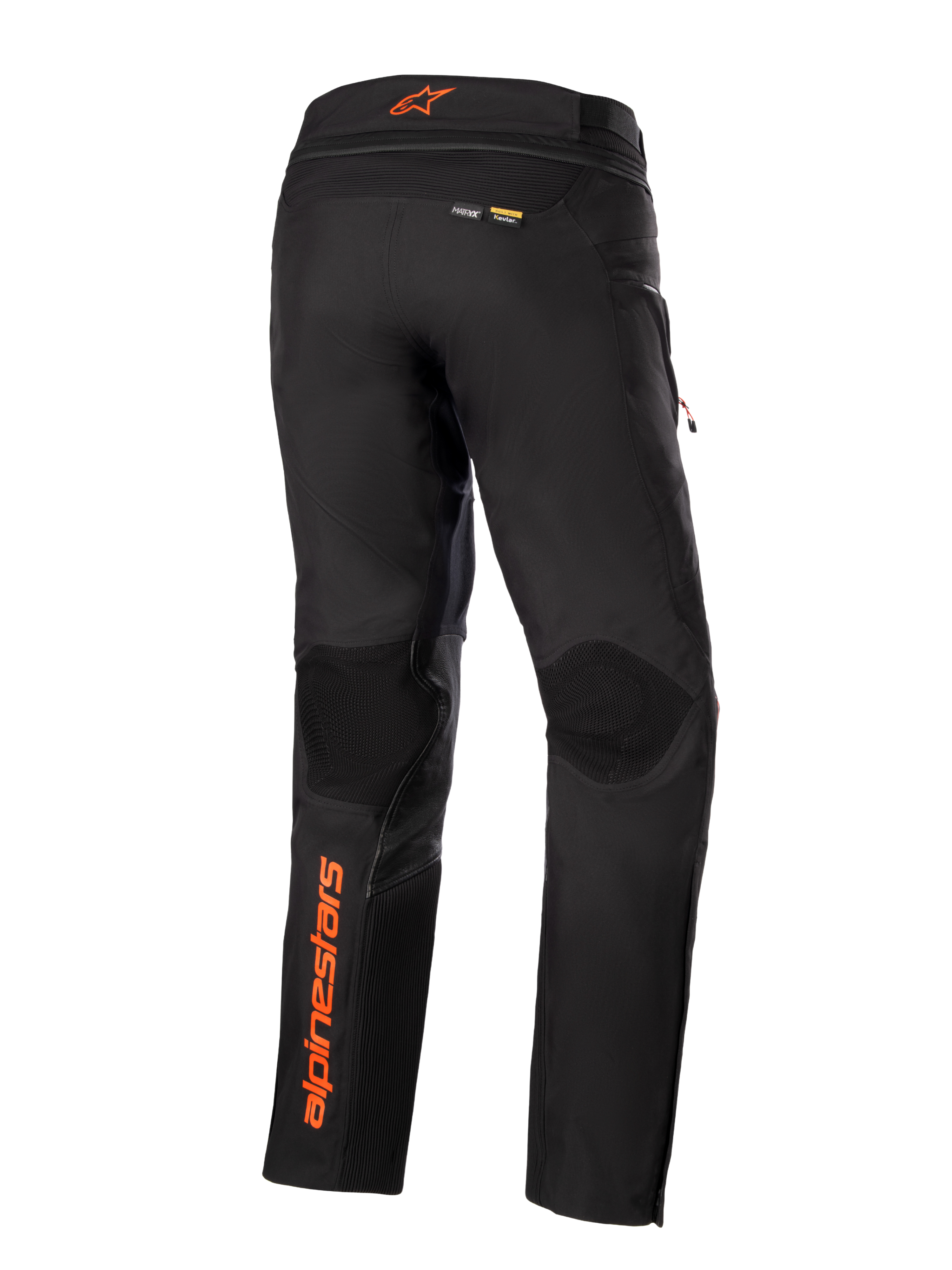 Pantaloni Alpinestars AMT-10R Drystar® XF, nero con accenti arancioni, vista posteriore con logo Alpinestars arancione verticale sulla gamba sinistra, pannelli testurizzati sulle ginocchia e branding Kevlar e Matryx, pantaloni tecnici da moto adventure touring