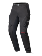 Pantaloni Alpinestars Actea da Donna, pantaloni da moto neri, design tecnico stradale con tasche cargo laterali e logo A-star bianco, branding MO.ST.EQ rosso sul ginocchio, cintura integrata e vestibilità moderna affusolata.